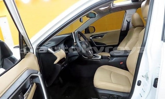 Buy Used Toyota RAV4 White Car in Bazarkurgon in Jalal-Abad Buy Used Toyota RAV4 White Car in Bazarkurgon in Jalal-Abad