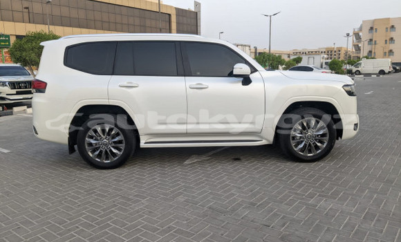Buy Used Toyota Land Cruiser White Car in Bishkek in Bishkek Buy Used Toyota Land Cruiser White Car in Bishkek in Bishkek