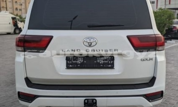 Buy Used Toyota Land Cruiser White Car in Bishkek in Bishkek Buy Used Toyota Land Cruiser White Car in Bishkek in Bishkek