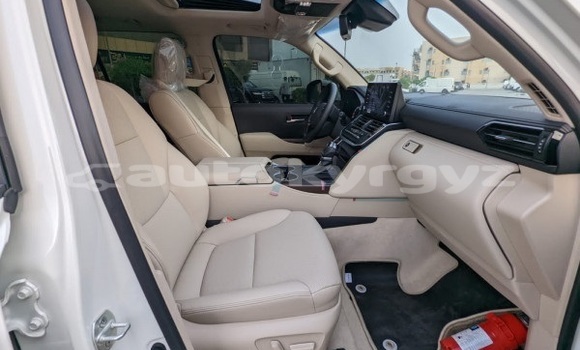 Buy Used Toyota Land Cruiser White Car in Bishkek in Bishkek Buy Used Toyota Land Cruiser White Car in Bishkek in Bishkek