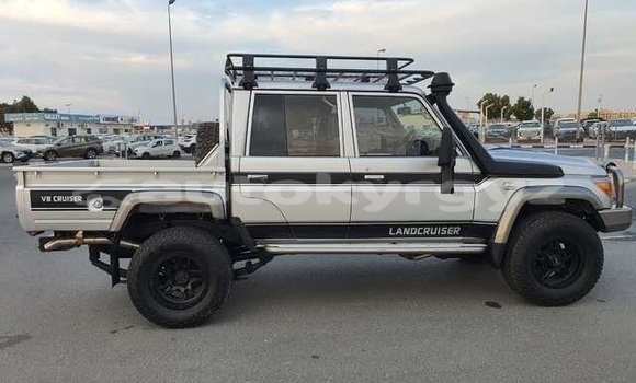 Buy Used Toyota Land Cruiser Silver Car in At–Bashi in Naryn Buy Used Toyota Land Cruiser Silver Car in At–Bashi in Naryn
