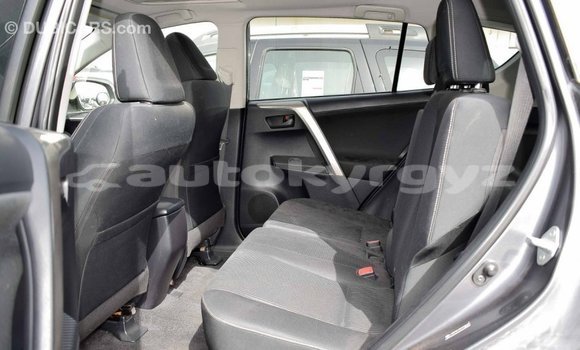 Buy Import Toyota HiAce Other Truck in Import - Dubai in Batken Buy Import Toyota HiAce Other Truck in Import - Dubai in Batken