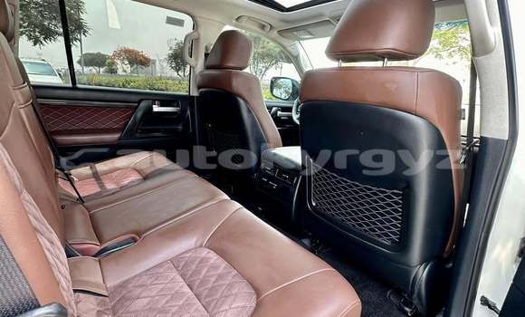 Buy Used Toyota Land Cruiser White Car in Chat–Bazar in Talas Buy Used Toyota Land Cruiser White Car in Chat–Bazar in Talas