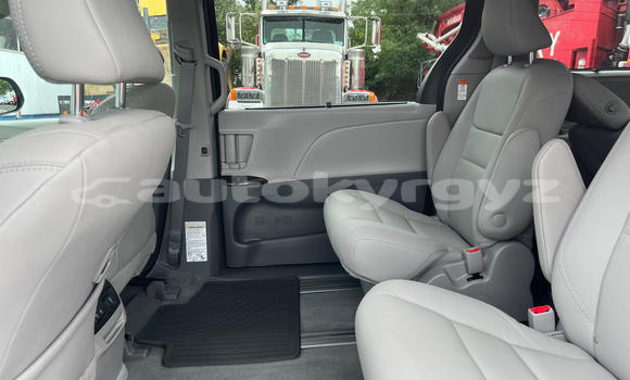 Buy Used Toyota Sienna Other Car in Barskoon in Issyk-Kul Buy Used Toyota Sienna Other Car in Barskoon in Issyk-Kul