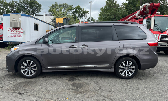 Buy Used Toyota Sienna Other Car in Barskoon in Issyk-Kul Buy Used Toyota Sienna Other Car in Barskoon in Issyk-Kul