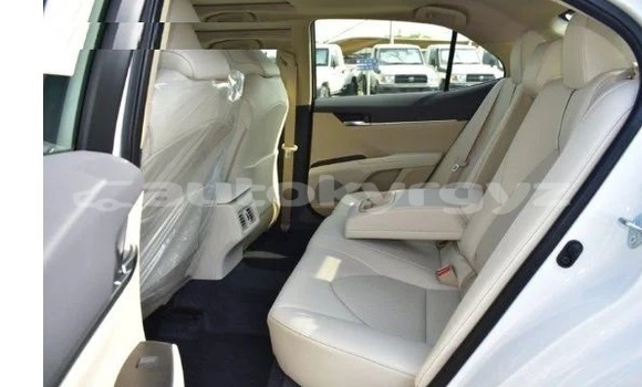 Buy Used Toyota Camry White Car in Bishkek in Bishkek Buy Used Toyota Camry White Car in Bishkek in Bishkek