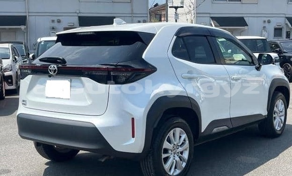 Buy Used Toyota Yaris White Car in Jangybazar in Jalal-Abad Buy Used Toyota Yaris White Car in Jangybazar in Jalal-Abad