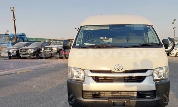 Buy Used Toyota Hiace White Car in Bishkek in Bishkek Buy Used Toyota Hiace White Car in Bishkek in Bishkek