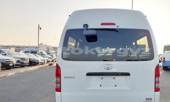 Buy Used Toyota Hiace White Car in Bishkek in Bishkek Buy Used Toyota Hiace White Car in Bishkek in Bishkek