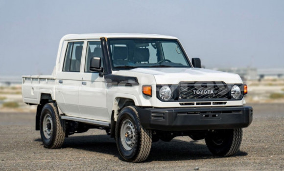 Buy Used Toyota Land Cruiser White Car in Bishkek in Bishkek Buy Used Toyota Land Cruiser White Car in Bishkek in Bishkek