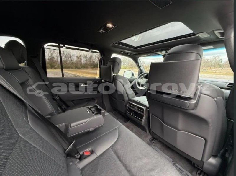 Big with watermark lexus lx chui ak suu 5724