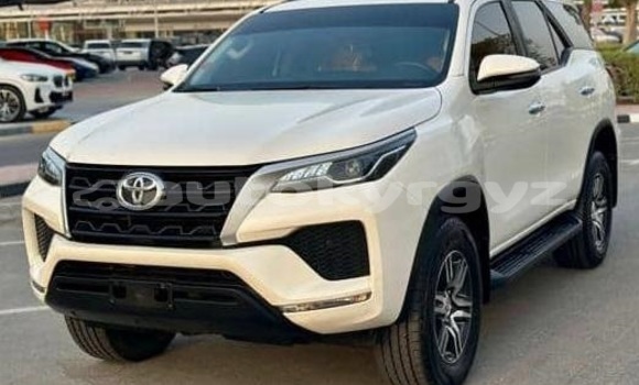 Buy Used Toyota Fortuner White Car in Bishkek in Bishkek Buy Used Toyota Fortuner White Car in Bishkek in Bishkek
