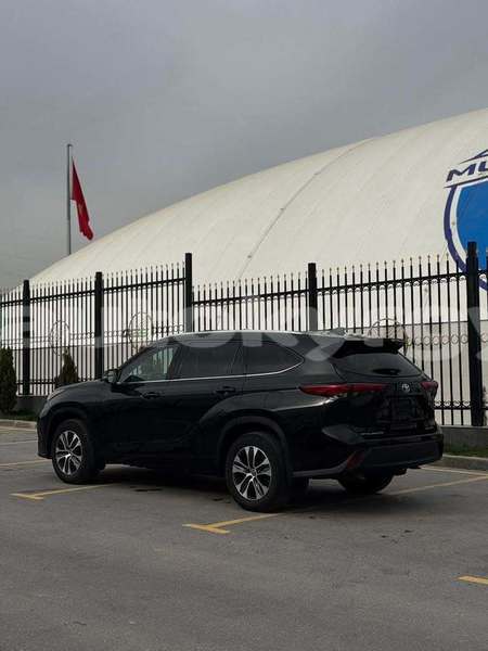 Big with watermark toyota highlander bishkek bishkek 5733