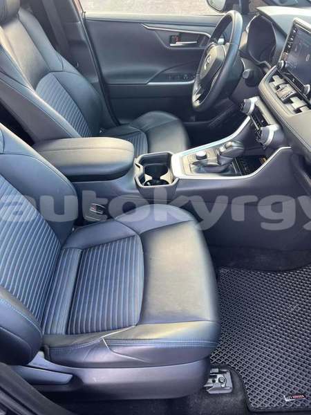 Big with watermark toyota rav4 bishkek bishkek 5737