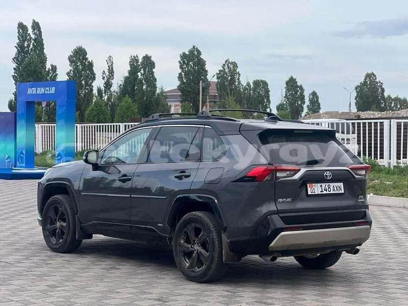 Big with watermark toyota rav4 bishkek bishkek 5743