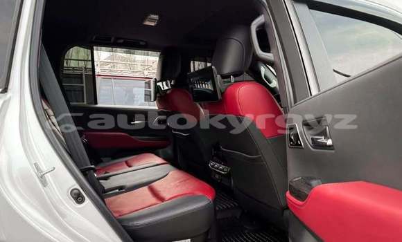 Buy Used Toyota Land Cruiser White Car in Bishkek in Bishkek Buy Used Toyota Land Cruiser White Car in Bishkek in Bishkek