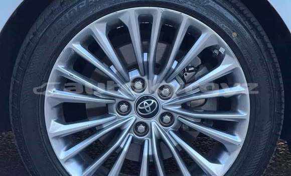 Buy Used Toyota Avalon White Car in Bishkek in Bishkek