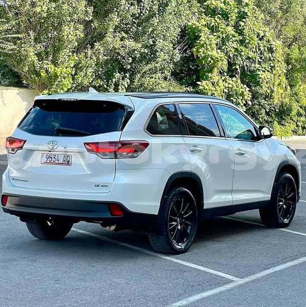 Big with watermark toyota highlander bishkek bishkek 5764