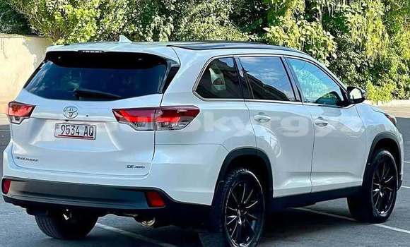 Buy Used Toyota Highlander White Car in Bishkek in Bishkek Buy Used Toyota Highlander White Car in Bishkek in Bishkek