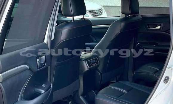 Buy Used Toyota Highlander White Car in Bishkek in Bishkek Buy Used Toyota Highlander White Car in Bishkek in Bishkek
