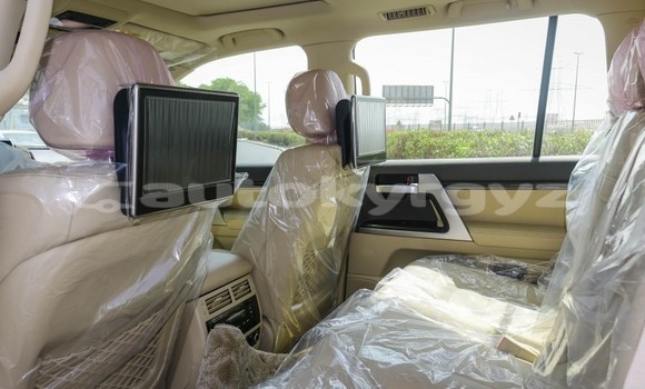 Buy Used Toyota Land Cruiser White Car in Bishkek in Bishkek Buy Used Toyota Land Cruiser White Car in Bishkek in Bishkek