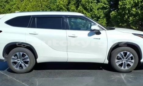 Buy Used Toyota Highlander White Car in Bishkek in Bishkek Buy Used Toyota Highlander White Car in Bishkek in Bishkek