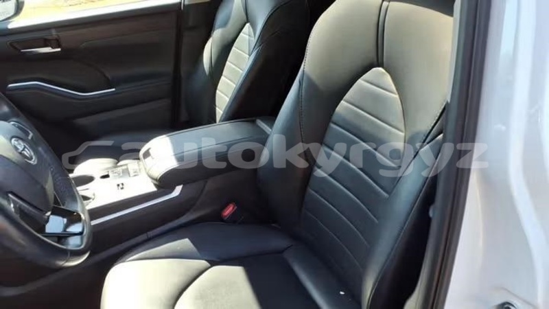 Big with watermark toyota highlander bishkek bishkek 5793