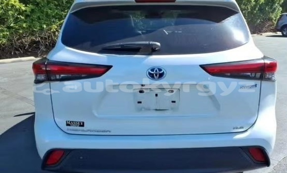 Buy Used Toyota Highlander White Car in Bishkek in Bishkek Buy Used Toyota Highlander White Car in Bishkek in Bishkek