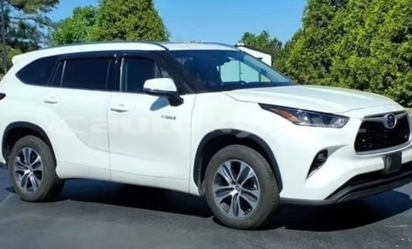 Buy Used Toyota Highlander White Car in Bishkek in Bishkek Buy Used Toyota Highlander White Car in Bishkek in Bishkek