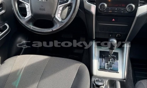 Buy Used Mitsubishi L200 White Car in Bishkek in Bishkek Buy Used Mitsubishi L200 White Car in Bishkek in Bishkek