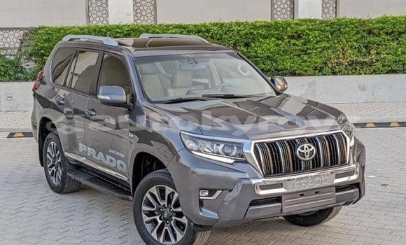 Buy Used Toyota Land Cruiser Prado White Car in Bishkek in Bishkek