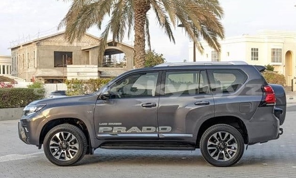 Buy Used Toyota Land Cruiser Prado White Car in Bishkek in Bishkek Buy Used Toyota Land Cruiser Prado White Car in Bishkek in Bishkek