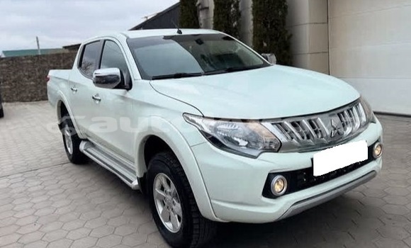 Buy Used Mitsubishi L200 White Car in Bishkek in Bishkek Buy Used Mitsubishi L200 White Car in Bishkek in Bishkek