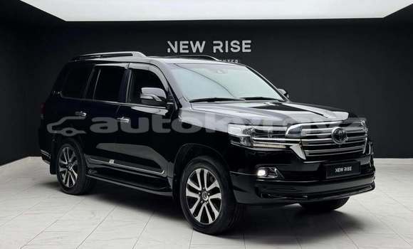 Buy Used Toyota Land Cruiser Black Car in Bishkek in Bishkek