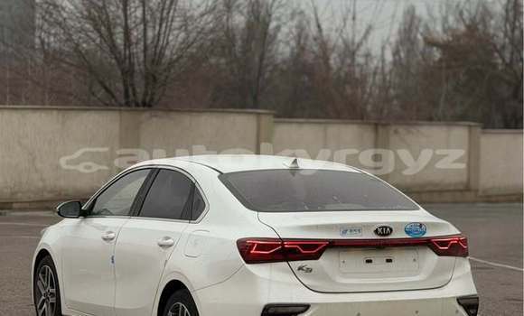 Buy Used Kia K3 White Car in Bishkek in Bishkek Buy Used Kia K3 White Car in Bishkek in Bishkek