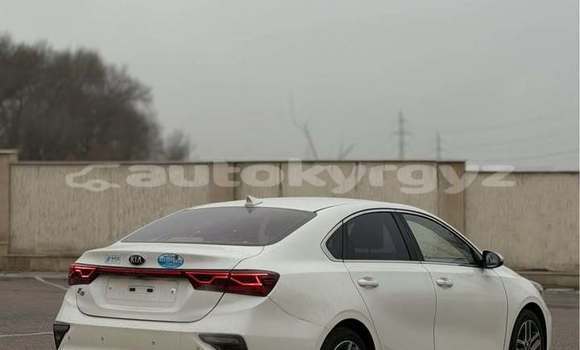 Buy Used Kia K3 White Car in Bishkek in Bishkek Buy Used Kia K3 White Car in Bishkek in Bishkek