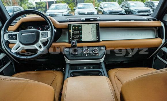 Buy Used Land Rover Defender White Car in Ananyevo in Issyk-Kul Buy Used Land Rover Defender White Car in Ananyevo in Issyk-Kul