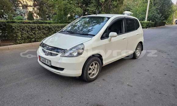 Buy Used Honda FIT White Car in Bishkek in Bishkek