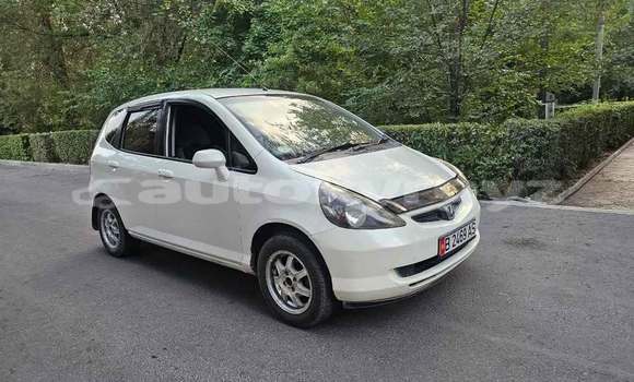 Buy Used Honda FIT White Car in Bishkek in Bishkek Buy Used Honda FIT White Car in Bishkek in Bishkek