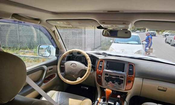 Buy Used Toyota Land Cruiser White Car in Bishkek in Bishkek Buy Used Toyota Land Cruiser White Car in Bishkek in Bishkek