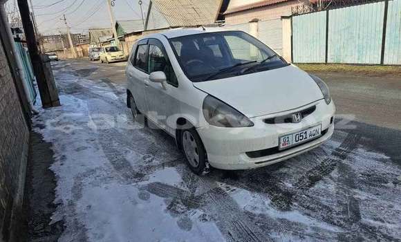 Buy Used Honda FIT White Car in Bishkek in Bishkek
