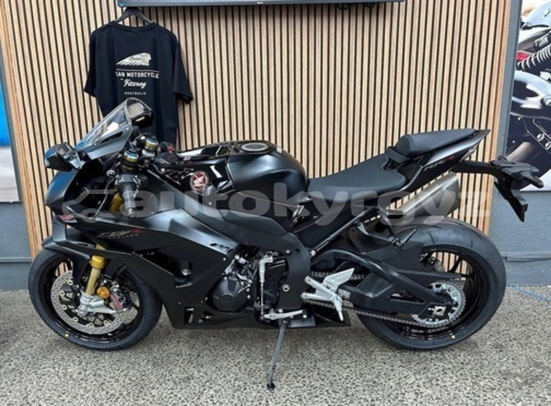 Big with watermark yamaha tmax issyk kul barskoon 5891