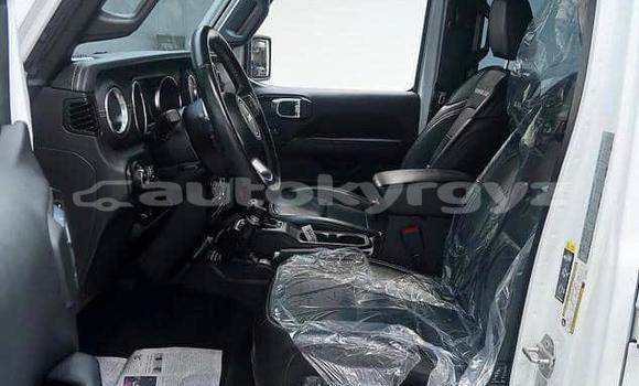 Buy Used Jeep Wrangler White Car in Bishkek in Bishkek Buy Used Jeep Wrangler White Car in Bishkek in Bishkek