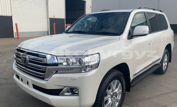 Buy Used Toyota Land Cruiser White Car in Bishkek in Bishkek Buy Used Toyota Land Cruiser White Car in Bishkek in Bishkek