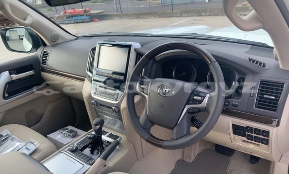 Buy Used Toyota Land Cruiser White Car in Bishkek in Bishkek Buy Used Toyota Land Cruiser White Car in Bishkek in Bishkek