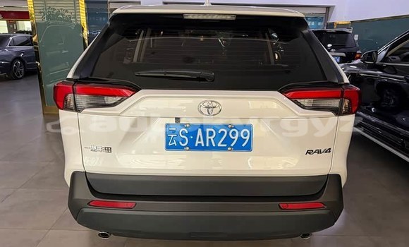Buy Used Toyota RAV4 White Car in Bishkek in Bishkek Buy Used Toyota RAV4 White Car in Bishkek in Bishkek