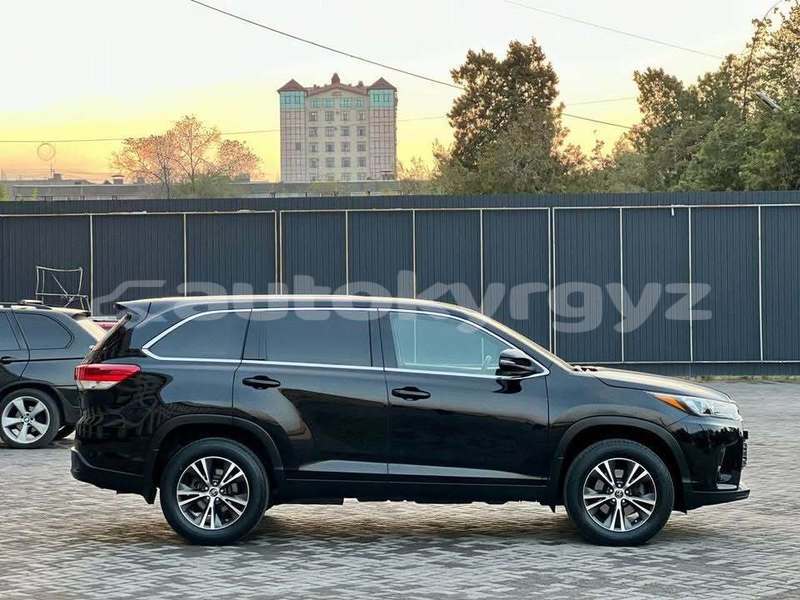 Big with watermark toyota highlander bishkek bishkek 5988