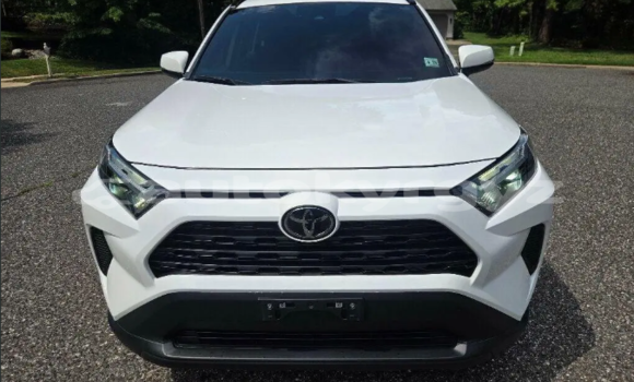 Buy Used Toyota RAV4 White Car in Ananyevo in Issyk-Kul
