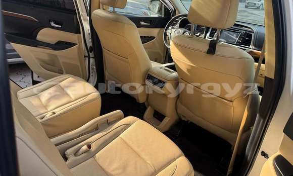 Buy Used Toyota Highlander White Car in Bishkek in Bishkek Buy Used Toyota Highlander White Car in Bishkek in Bishkek