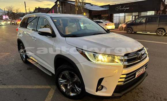 Buy Used Toyota Highlander White Car in Bishkek in Bishkek Buy Used Toyota Highlander White Car in Bishkek in Bishkek